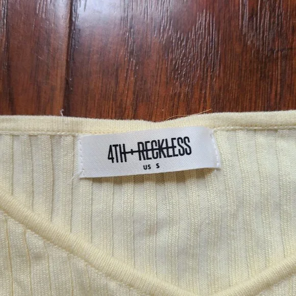 4th & Reckless Aubrey Knitted Crop Top Cream - Picture 6 of 7